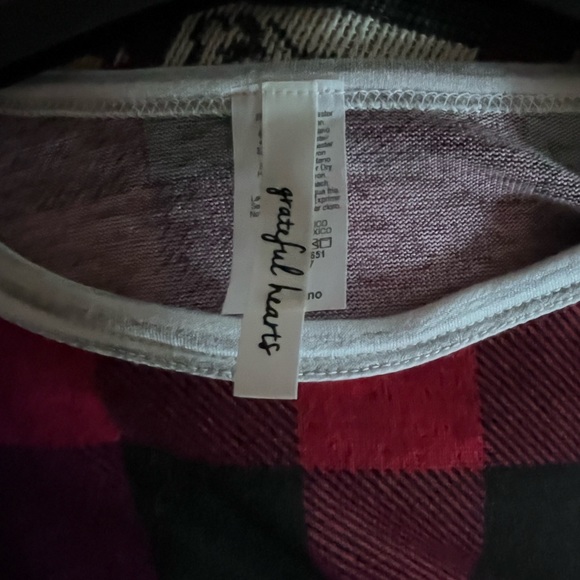 NWOT M-GratefulHearts boutique Buffalo plaid/light grey striped soft cozy shirt - Picture 2 of 4